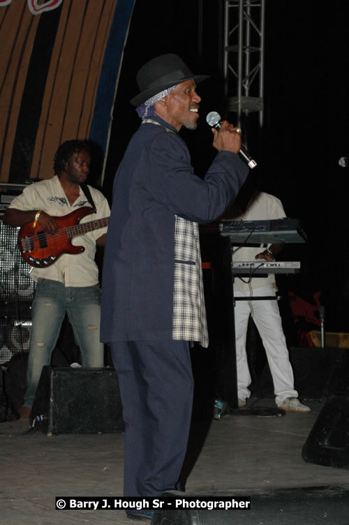 Errol Dunkley - Western Consciousness in Paradise "The Celebration Of Good Over Evil" @ Paradise Park, Paradise, Savanna-La-Mar - Saturday, April 25, 2009 - Photographs by Net2Market.com - Barry J. Hough Sr. Photojournalist/Photograper - Photographs taken with a Nikon D300 - Negril Travel Guide, Negril Jamaica WI - http://www.negriltravelguide.com - info@negriltravelguide.com...!