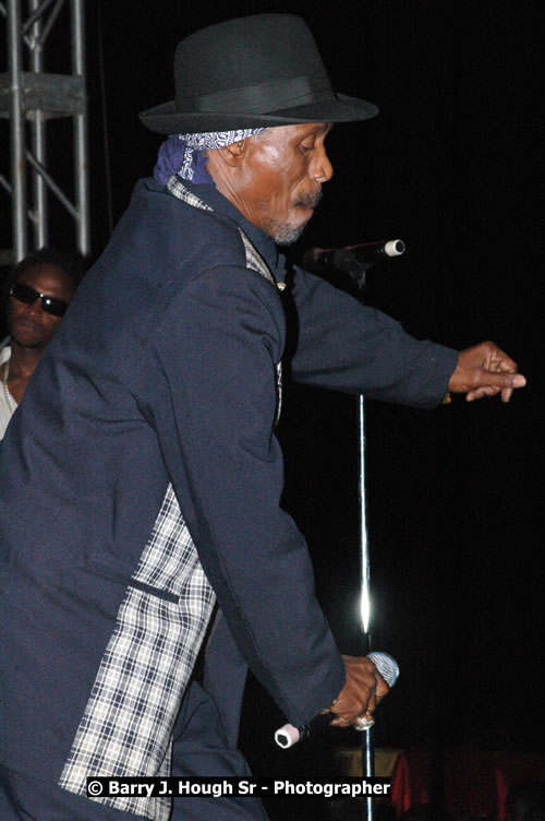 Errol Dunkley - Western Consciousness in Paradise "The Celebration Of Good Over Evil" @ Paradise Park, Paradise, Savanna-La-Mar - Saturday, April 25, 2009 - Photographs by Net2Market.com - Barry J. Hough Sr. Photojournalist/Photograper - Photographs taken with a Nikon D300 - Negril Travel Guide, Negril Jamaica WI - http://www.negriltravelguide.com - info@negriltravelguide.com...!