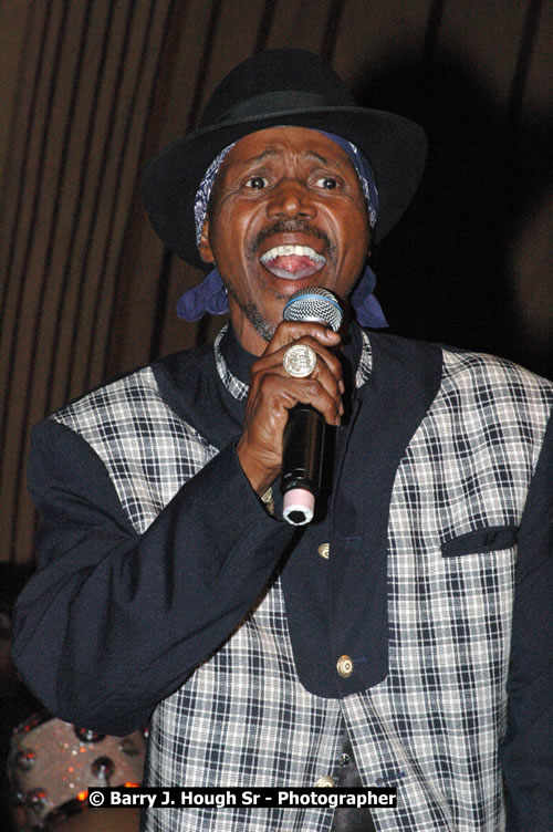 Errol Dunkley - Western Consciousness in Paradise "The Celebration Of Good Over Evil" @ Paradise Park, Paradise, Savanna-La-Mar - Saturday, April 25, 2009 - Photographs by Net2Market.com - Barry J. Hough Sr. Photojournalist/Photograper - Photographs taken with a Nikon D300 - Negril Travel Guide, Negril Jamaica WI - http://www.negriltravelguide.com - info@negriltravelguide.com...!