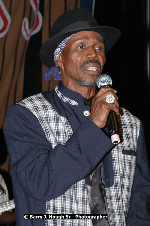 Errol Dunkley - Western Consciousness in Paradise "The Celebration Of Good Over Evil" @ Paradise Park, Paradise, Savanna-La-Mar - Saturday, April 25, 2009 - Photographs by Net2Market.com - Barry J. Hough Sr. Photojournalist/Photograper - Photographs taken with a Nikon D300 - Negril Travel Guide, Negril Jamaica WI - http://www.negriltravelguide.com - info@negriltravelguide.com...!