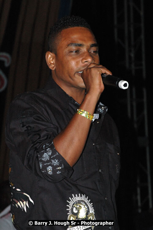 Jah Cure - Western Consciousness in Paradise "The Celebration Of Good Over Evil" @ Paradise Park, Paradise, Savanna-La-Mar - Saturday, April 25, 2009 - Photographs by Net2Market.com - Barry J. Hough Sr. Photojournalist/Photograper - Photographs taken with a Nikon D300 - Negril Travel Guide, Negril Jamaica WI - http://www.negriltravelguide.com - info@negriltravelguide.com...!
