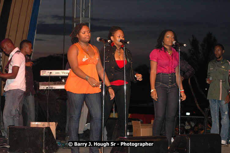 Jah Cure - Western Consciousness in Paradise "The Celebration Of Good Over Evil" @ Paradise Park, Paradise, Savanna-La-Mar - Saturday, April 25, 2009 - Photographs by Net2Market.com - Barry J. Hough Sr. Photojournalist/Photograper - Photographs taken with a Nikon D300 - Negril Travel Guide, Negril Jamaica WI - http://www.negriltravelguide.com - info@negriltravelguide.com...!