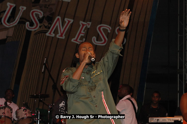 Jah Cure - Western Consciousness in Paradise "The Celebration Of Good Over Evil" @ Paradise Park, Paradise, Savanna-La-Mar - Saturday, April 25, 2009 - Photographs by Net2Market.com - Barry J. Hough Sr. Photojournalist/Photograper - Photographs taken with a Nikon D300 - Negril Travel Guide, Negril Jamaica WI - http://www.negriltravelguide.com - info@negriltravelguide.com...!