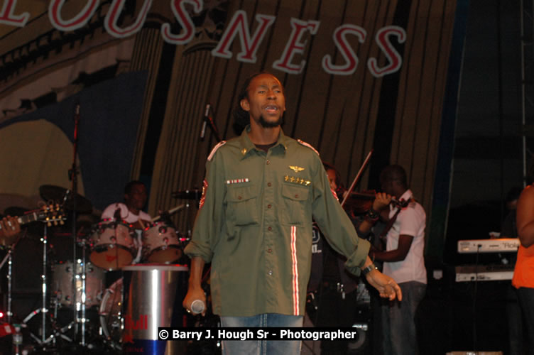 Jah Cure - Western Consciousness in Paradise "The Celebration Of Good Over Evil" @ Paradise Park, Paradise, Savanna-La-Mar - Saturday, April 25, 2009 - Photographs by Net2Market.com - Barry J. Hough Sr. Photojournalist/Photograper - Photographs taken with a Nikon D300 - Negril Travel Guide, Negril Jamaica WI - http://www.negriltravelguide.com - info@negriltravelguide.com...!