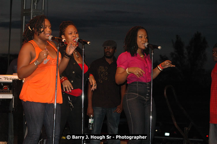 Jah Cure - Western Consciousness in Paradise "The Celebration Of Good Over Evil" @ Paradise Park, Paradise, Savanna-La-Mar - Saturday, April 25, 2009 - Photographs by Net2Market.com - Barry J. Hough Sr. Photojournalist/Photograper - Photographs taken with a Nikon D300 - Negril Travel Guide, Negril Jamaica WI - http://www.negriltravelguide.com - info@negriltravelguide.com...!