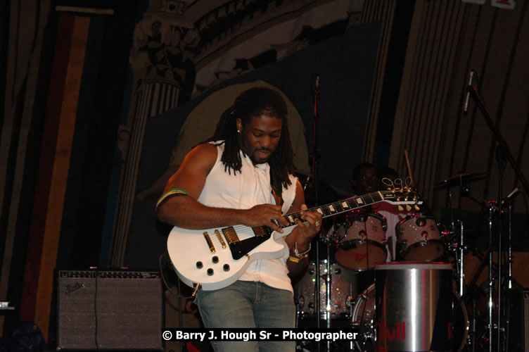 Jah Cure - Western Consciousness in Paradise "The Celebration Of Good Over Evil" @ Paradise Park, Paradise, Savanna-La-Mar - Saturday, April 25, 2009 - Photographs by Net2Market.com - Barry J. Hough Sr. Photojournalist/Photograper - Photographs taken with a Nikon D300 - Negril Travel Guide, Negril Jamaica WI - http://www.negriltravelguide.com - info@negriltravelguide.com...!