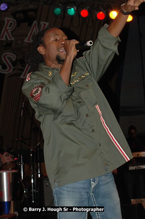 Jah Cure - Western Consciousness in Paradise "The Celebration Of Good Over Evil" @ Paradise Park, Paradise, Savanna-La-Mar - Saturday, April 25, 2009 - Photographs by Net2Market.com - Barry J. Hough Sr. Photojournalist/Photograper - Photographs taken with a Nikon D300 - Negril Travel Guide, Negril Jamaica WI - http://www.negriltravelguide.com - info@negriltravelguide.com...!