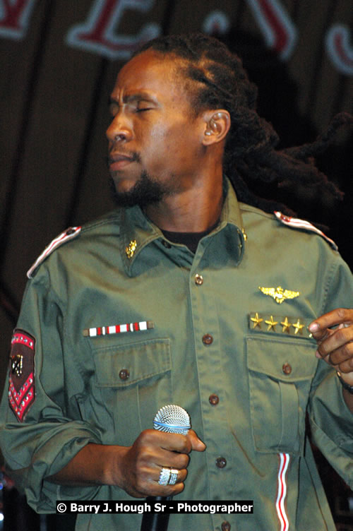 Jah Cure - Western Consciousness in Paradise "The Celebration Of Good Over Evil" @ Paradise Park, Paradise, Savanna-La-Mar - Saturday, April 25, 2009 - Photographs by Net2Market.com - Barry J. Hough Sr. Photojournalist/Photograper - Photographs taken with a Nikon D300 - Negril Travel Guide, Negril Jamaica WI - http://www.negriltravelguide.com - info@negriltravelguide.com...!