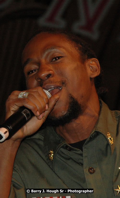 Jah Cure - Western Consciousness in Paradise "The Celebration Of Good Over Evil" @ Paradise Park, Paradise, Savanna-La-Mar - Saturday, April 25, 2009 - Photographs by Net2Market.com - Barry J. Hough Sr. Photojournalist/Photograper - Photographs taken with a Nikon D300 - Negril Travel Guide, Negril Jamaica WI - http://www.negriltravelguide.com - info@negriltravelguide.com...!