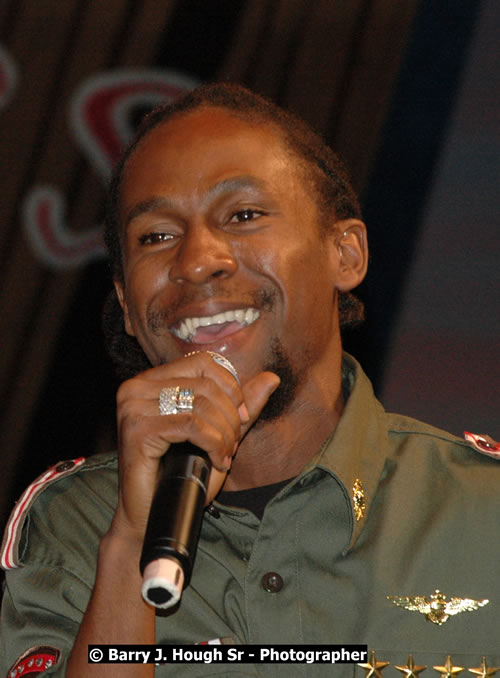Jah Cure - Western Consciousness in Paradise "The Celebration Of Good Over Evil" @ Paradise Park, Paradise, Savanna-La-Mar - Saturday, April 25, 2009 - Photographs by Net2Market.com - Barry J. Hough Sr. Photojournalist/Photograper - Photographs taken with a Nikon D300 - Negril Travel Guide, Negril Jamaica WI - http://www.negriltravelguide.com - info@negriltravelguide.com...!