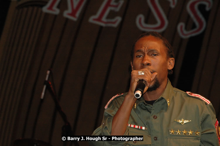 Jah Cure - Western Consciousness in Paradise "The Celebration Of Good Over Evil" @ Paradise Park, Paradise, Savanna-La-Mar - Saturday, April 25, 2009 - Photographs by Net2Market.com - Barry J. Hough Sr. Photojournalist/Photograper - Photographs taken with a Nikon D300 - Negril Travel Guide, Negril Jamaica WI - http://www.negriltravelguide.com - info@negriltravelguide.com...!