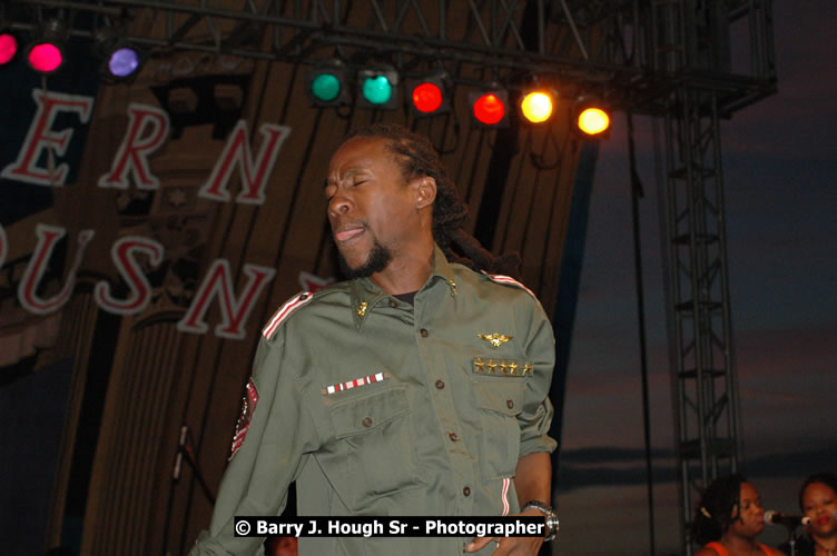 Jah Cure - Western Consciousness in Paradise "The Celebration Of Good Over Evil" @ Paradise Park, Paradise, Savanna-La-Mar - Saturday, April 25, 2009 - Photographs by Net2Market.com - Barry J. Hough Sr. Photojournalist/Photograper - Photographs taken with a Nikon D300 - Negril Travel Guide, Negril Jamaica WI - http://www.negriltravelguide.com - info@negriltravelguide.com...!