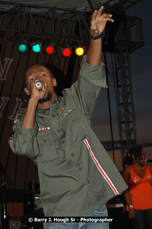 Jah Cure - Western Consciousness in Paradise "The Celebration Of Good Over Evil" @ Paradise Park, Paradise, Savanna-La-Mar - Saturday, April 25, 2009 - Photographs by Net2Market.com - Barry J. Hough Sr. Photojournalist/Photograper - Photographs taken with a Nikon D300 - Negril Travel Guide, Negril Jamaica WI - http://www.negriltravelguide.com - info@negriltravelguide.com...!