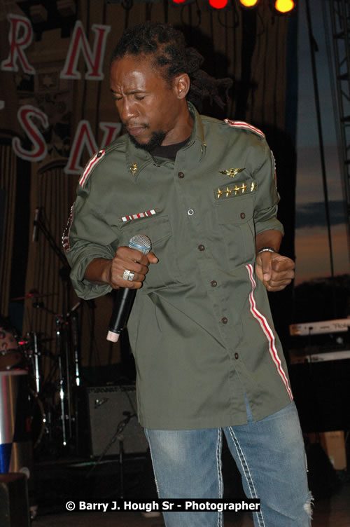 Jah Cure - Western Consciousness in Paradise "The Celebration Of Good Over Evil" @ Paradise Park, Paradise, Savanna-La-Mar - Saturday, April 25, 2009 - Photographs by Net2Market.com - Barry J. Hough Sr. Photojournalist/Photograper - Photographs taken with a Nikon D300 - Negril Travel Guide, Negril Jamaica WI - http://www.negriltravelguide.com - info@negriltravelguide.com...!