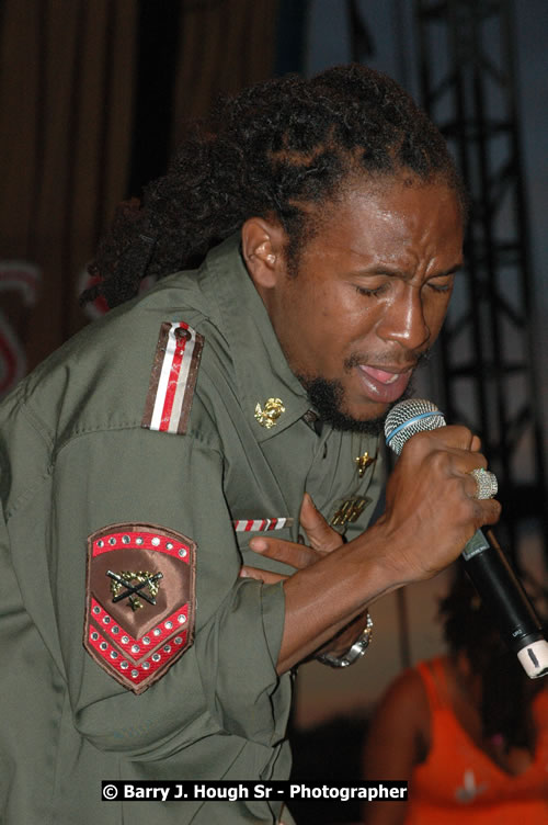 Jah Cure - Western Consciousness in Paradise "The Celebration Of Good Over Evil" @ Paradise Park, Paradise, Savanna-La-Mar - Saturday, April 25, 2009 - Photographs by Net2Market.com - Barry J. Hough Sr. Photojournalist/Photograper - Photographs taken with a Nikon D300 - Negril Travel Guide, Negril Jamaica WI - http://www.negriltravelguide.com - info@negriltravelguide.com...!