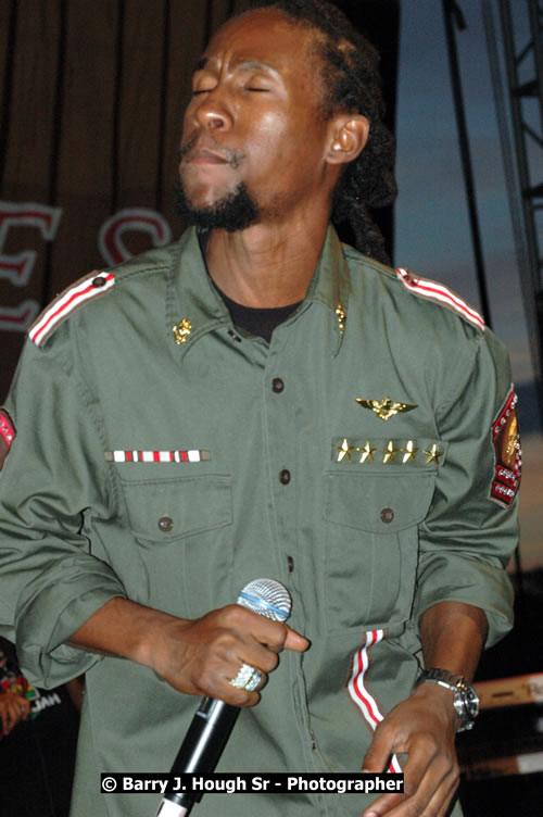 Jah Cure - Western Consciousness in Paradise "The Celebration Of Good Over Evil" @ Paradise Park, Paradise, Savanna-La-Mar - Saturday, April 25, 2009 - Photographs by Net2Market.com - Barry J. Hough Sr. Photojournalist/Photograper - Photographs taken with a Nikon D300 - Negril Travel Guide, Negril Jamaica WI - http://www.negriltravelguide.com - info@negriltravelguide.com...!