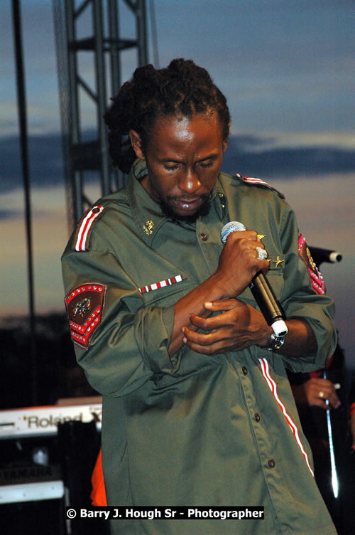 Jah Cure - Western Consciousness in Paradise "The Celebration Of Good Over Evil" @ Paradise Park, Paradise, Savanna-La-Mar - Saturday, April 25, 2009 - Photographs by Net2Market.com - Barry J. Hough Sr. Photojournalist/Photograper - Photographs taken with a Nikon D300 - Negril Travel Guide, Negril Jamaica WI - http://www.negriltravelguide.com - info@negriltravelguide.com...!