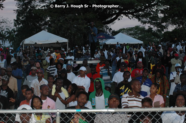 Jah Cure - Western Consciousness in Paradise "The Celebration Of Good Over Evil" @ Paradise Park, Paradise, Savanna-La-Mar - Saturday, April 25, 2009 - Photographs by Net2Market.com - Barry J. Hough Sr. Photojournalist/Photograper - Photographs taken with a Nikon D300 - Negril Travel Guide, Negril Jamaica WI - http://www.negriltravelguide.com - info@negriltravelguide.com...!