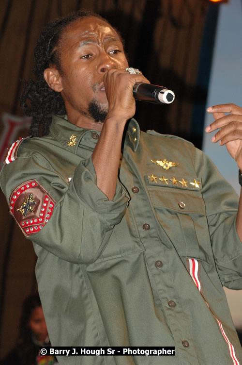 Jah Cure - Western Consciousness in Paradise "The Celebration Of Good Over Evil" @ Paradise Park, Paradise, Savanna-La-Mar - Saturday, April 25, 2009 - Photographs by Net2Market.com - Barry J. Hough Sr. Photojournalist/Photograper - Photographs taken with a Nikon D300 - Negril Travel Guide, Negril Jamaica WI - http://www.negriltravelguide.com - info@negriltravelguide.com...!