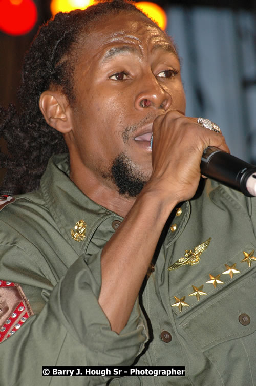 Jah Cure - Western Consciousness in Paradise "The Celebration Of Good Over Evil" @ Paradise Park, Paradise, Savanna-La-Mar - Saturday, April 25, 2009 - Photographs by Net2Market.com - Barry J. Hough Sr. Photojournalist/Photograper - Photographs taken with a Nikon D300 - Negril Travel Guide, Negril Jamaica WI - http://www.negriltravelguide.com - info@negriltravelguide.com...!