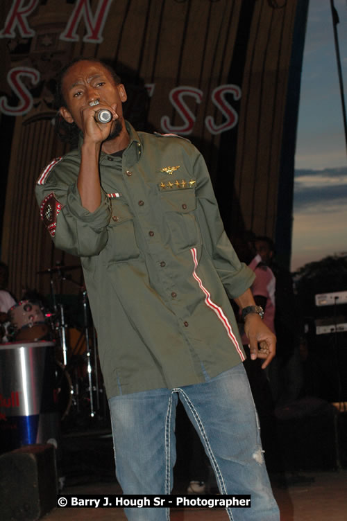 Jah Cure - Western Consciousness in Paradise "The Celebration Of Good Over Evil" @ Paradise Park, Paradise, Savanna-La-Mar - Saturday, April 25, 2009 - Photographs by Net2Market.com - Barry J. Hough Sr. Photojournalist/Photograper - Photographs taken with a Nikon D300 - Negril Travel Guide, Negril Jamaica WI - http://www.negriltravelguide.com - info@negriltravelguide.com...!