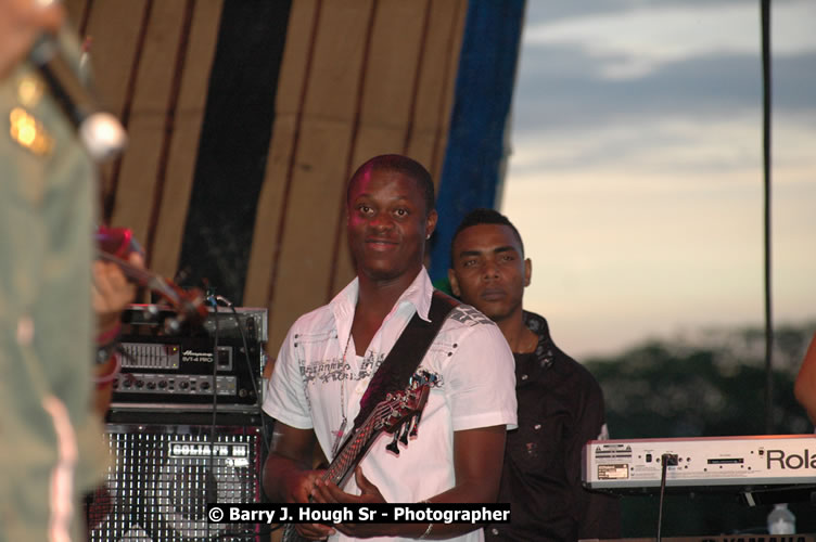 Jah Cure - Western Consciousness in Paradise "The Celebration Of Good Over Evil" @ Paradise Park, Paradise, Savanna-La-Mar - Saturday, April 25, 2009 - Photographs by Net2Market.com - Barry J. Hough Sr. Photojournalist/Photograper - Photographs taken with a Nikon D300 - Negril Travel Guide, Negril Jamaica WI - http://www.negriltravelguide.com - info@negriltravelguide.com...!