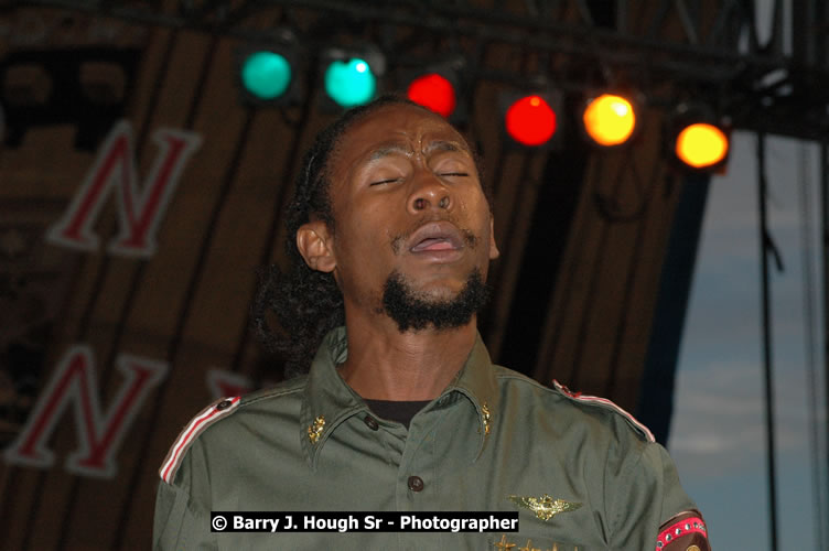 Jah Cure - Western Consciousness in Paradise "The Celebration Of Good Over Evil" @ Paradise Park, Paradise, Savanna-La-Mar - Saturday, April 25, 2009 - Photographs by Net2Market.com - Barry J. Hough Sr. Photojournalist/Photograper - Photographs taken with a Nikon D300 - Negril Travel Guide, Negril Jamaica WI - http://www.negriltravelguide.com - info@negriltravelguide.com...!