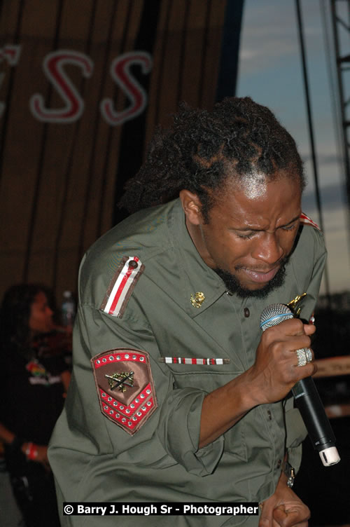 Jah Cure - Western Consciousness in Paradise "The Celebration Of Good Over Evil" @ Paradise Park, Paradise, Savanna-La-Mar - Saturday, April 25, 2009 - Photographs by Net2Market.com - Barry J. Hough Sr. Photojournalist/Photograper - Photographs taken with a Nikon D300 - Negril Travel Guide, Negril Jamaica WI - http://www.negriltravelguide.com - info@negriltravelguide.com...!