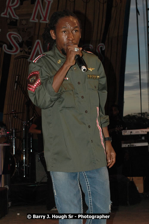 Jah Cure - Western Consciousness in Paradise "The Celebration Of Good Over Evil" @ Paradise Park, Paradise, Savanna-La-Mar - Saturday, April 25, 2009 - Photographs by Net2Market.com - Barry J. Hough Sr. Photojournalist/Photograper - Photographs taken with a Nikon D300 - Negril Travel Guide, Negril Jamaica WI - http://www.negriltravelguide.com - info@negriltravelguide.com...!
