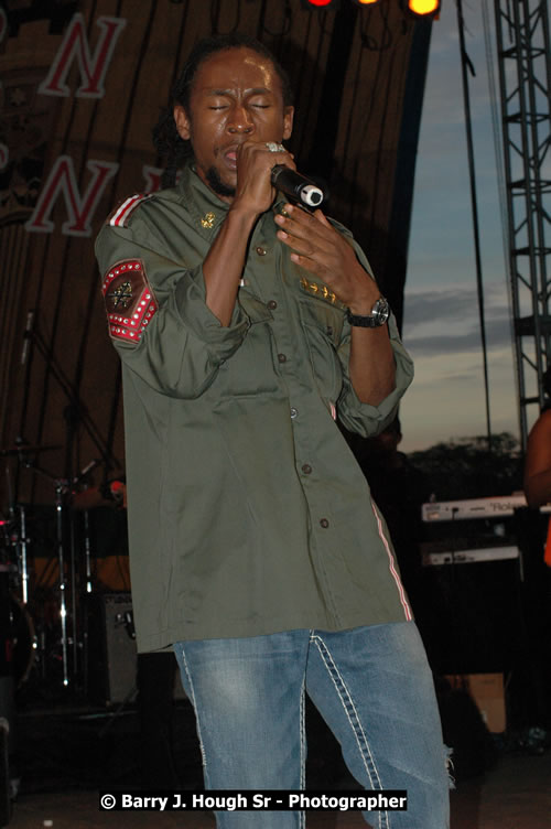 Jah Cure - Western Consciousness in Paradise "The Celebration Of Good Over Evil" @ Paradise Park, Paradise, Savanna-La-Mar - Saturday, April 25, 2009 - Photographs by Net2Market.com - Barry J. Hough Sr. Photojournalist/Photograper - Photographs taken with a Nikon D300 - Negril Travel Guide, Negril Jamaica WI - http://www.negriltravelguide.com - info@negriltravelguide.com...!