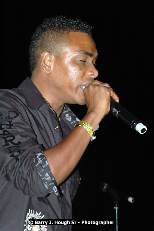 Leroy Gibbon - Western Consciousness in Paradise "The Celebration Of Good Over Evil" @ Paradise Park, Paradise, Savanna-La-Mar - Saturday, April 25, 2009 - Photographs by Net2Market.com - Barry J. Hough Sr. Photojournalist/Photograper - Photographs taken with a Nikon D300 - Negril Travel Guide, Negril Jamaica WI - http://www.negriltravelguide.com - info@negriltravelguide.com...!