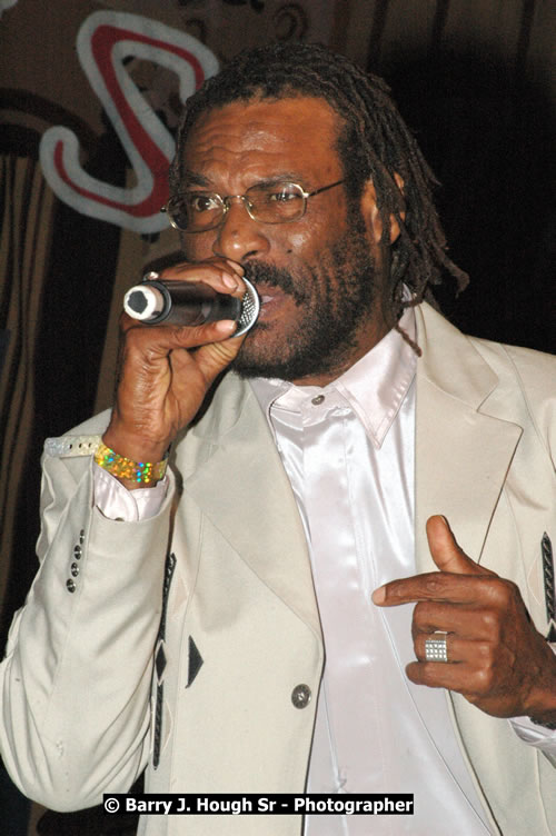 Leroy Gibbon - Western Consciousness in Paradise "The Celebration Of Good Over Evil" @ Paradise Park, Paradise, Savanna-La-Mar - Saturday, April 25, 2009 - Photographs by Net2Market.com - Barry J. Hough Sr. Photojournalist/Photograper - Photographs taken with a Nikon D300 - Negril Travel Guide, Negril Jamaica WI - http://www.negriltravelguide.com - info@negriltravelguide.com...!