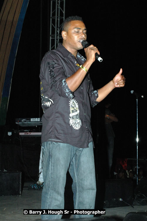 Leroy Gibbon - Western Consciousness in Paradise "The Celebration Of Good Over Evil" @ Paradise Park, Paradise, Savanna-La-Mar - Saturday, April 25, 2009 - Photographs by Net2Market.com - Barry J. Hough Sr. Photojournalist/Photograper - Photographs taken with a Nikon D300 - Negril Travel Guide, Negril Jamaica WI - http://www.negriltravelguide.com - info@negriltravelguide.com...!