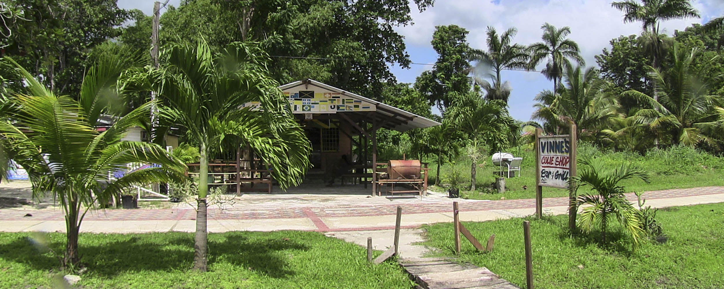 Vinne's Colie Shop Bar and Grill, Norman Manley Boulevard, Negril Jamaica