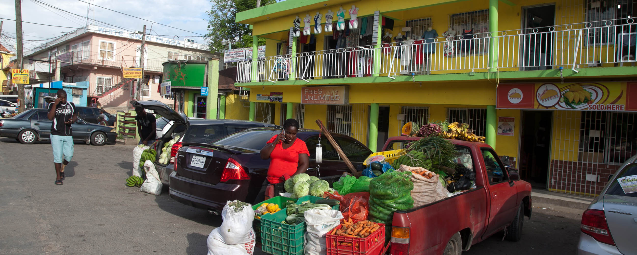 Taits Plaza - Negril Center Shopping - Negril Jamaica